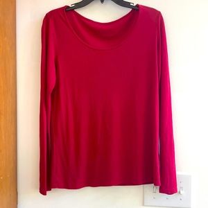 100% silk crepe stretch shirt. Small. Fabric is amazing.